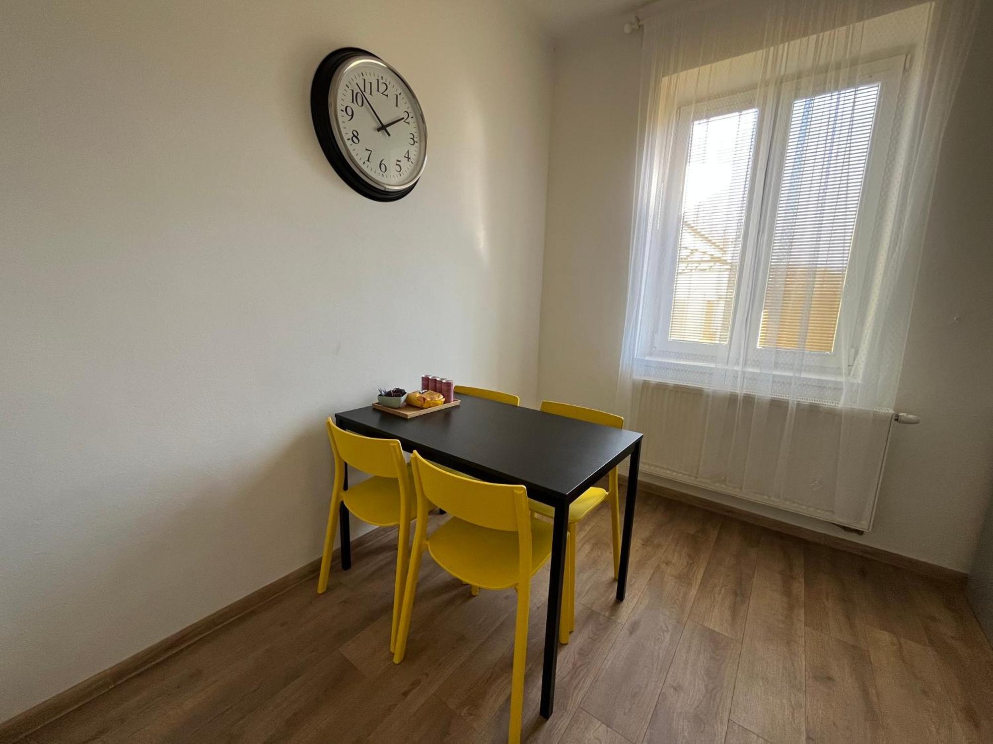 Apartments Тренчин Екстер'єр фото