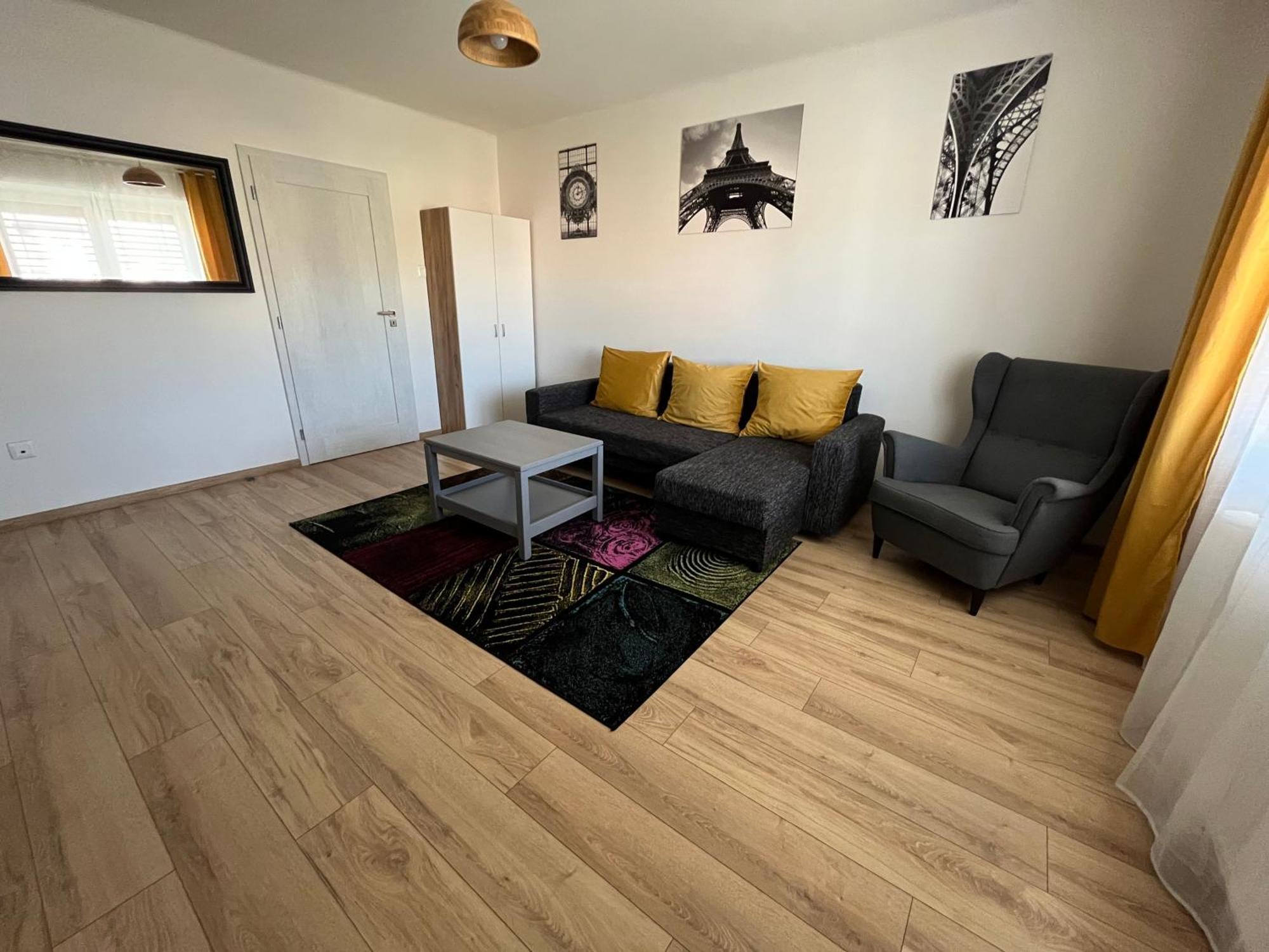 Apartments Тренчин Екстер'єр фото